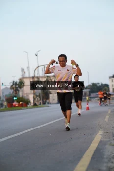 Runner Photo 2040677