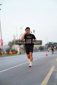 Runner Photo 2040696