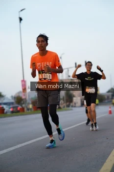 Runner Photo 2040745
