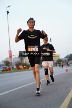 Runner Photo 2040781