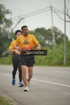 Runner Photo 2040821