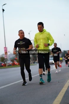 Runner Photo 2040838