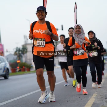 Runner Photo 2040947