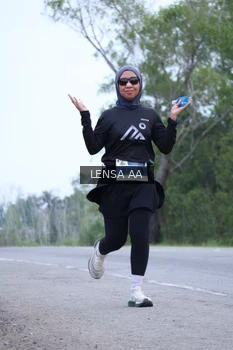 Runner Photo 2041050