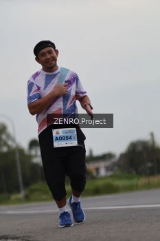 Runner Photo 2041120