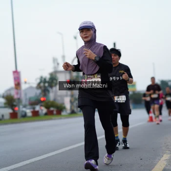 Runner Photo 2041142