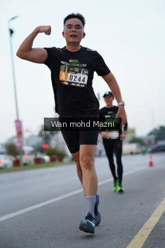 Runner Photo 2041235