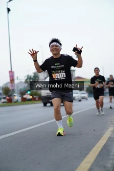 Runner Photo 2041345