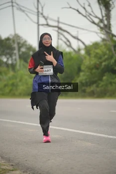 Runner Photo 2041536
