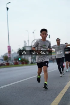 Runner Photo 2041608