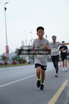 Runner Photo 2041615