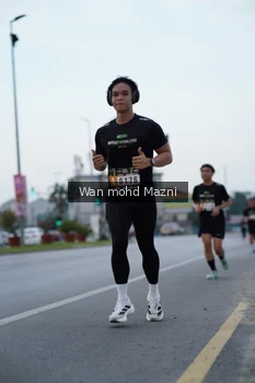 Runner Photo 2041636