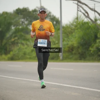 Runner Photo 2041640