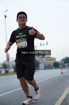 Runner Photo 2041704