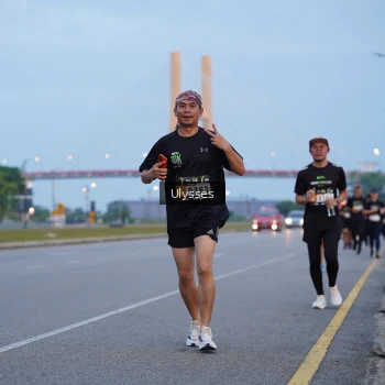 Runner Photo 2041718