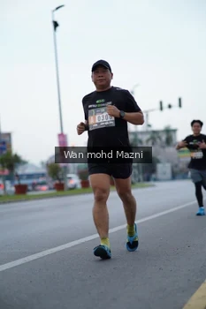 Runner Photo 2041776
