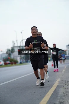 Runner Photo 2041859