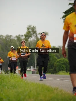 Runner Photo 2041871