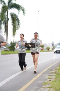 Runner Photo 2041875
