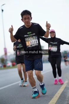 Runner Photo 2041883