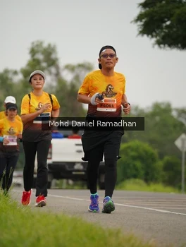 Runner Photo 2041888