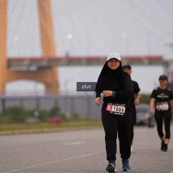 Runner Photo 2041924