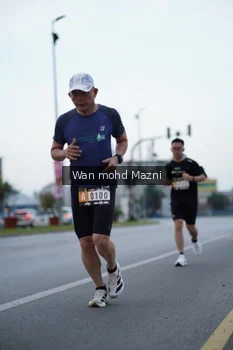 Runner Photo 2042007