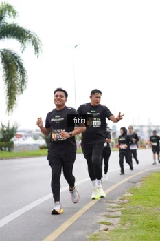 Runner Photo 2042135