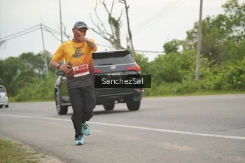 Runner Photo 2042220