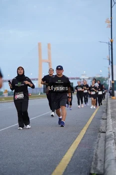 Runner Photo 2042331