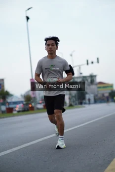 Runner Photo 2042337