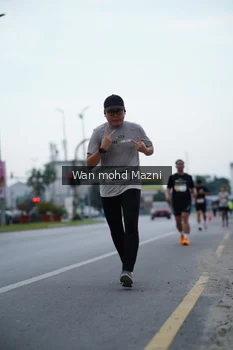 Runner Photo 2042647