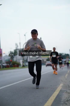 Runner Photo 2042654