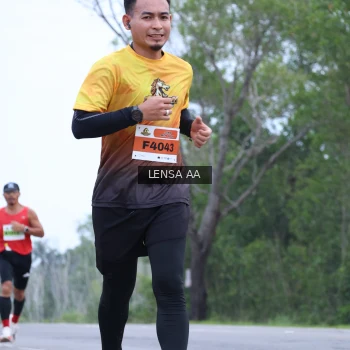 Runner Photo 2042694