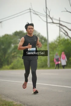 Runner Photo 2042814