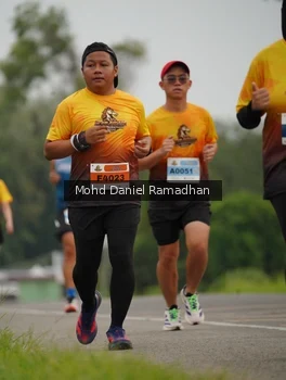 Runner Photo 2042836