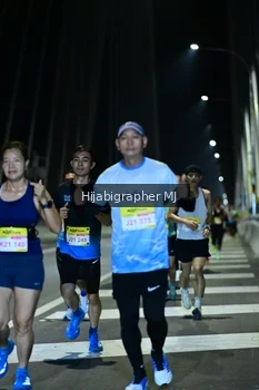 Runner Photo 2042844