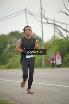 Runner Photo 2042852