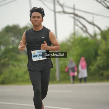 Runner Photo 2042859