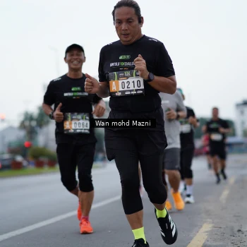 Runner Photo 2042874