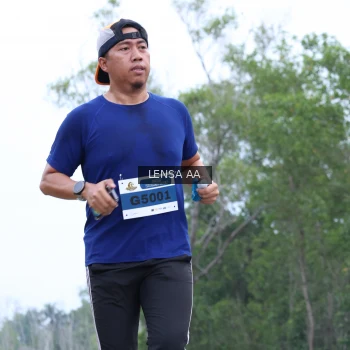 Runner Photo 2042880