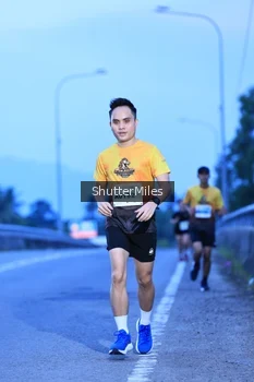 Runner Photo 2042886