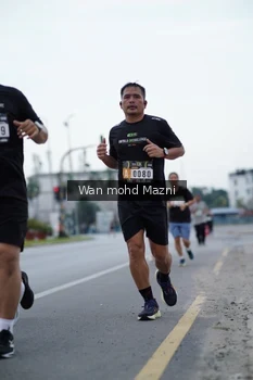 Runner Photo 2042914