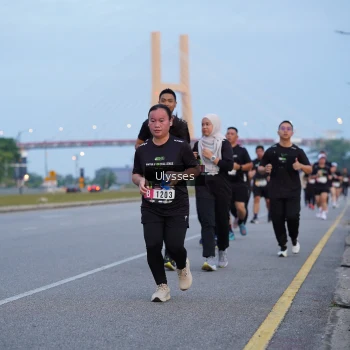 Runner Photo 2042982