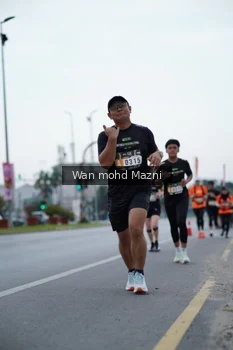 Runner Photo 2043020