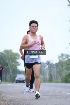 Runner Photo 2043028