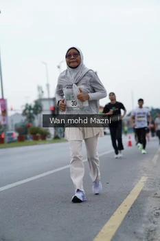 Runner Photo 2043255