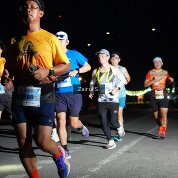 Runner Photo 2043321