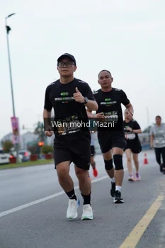 Runner Photo 2043332