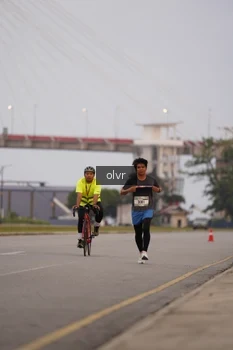 Runner Photo 2043468